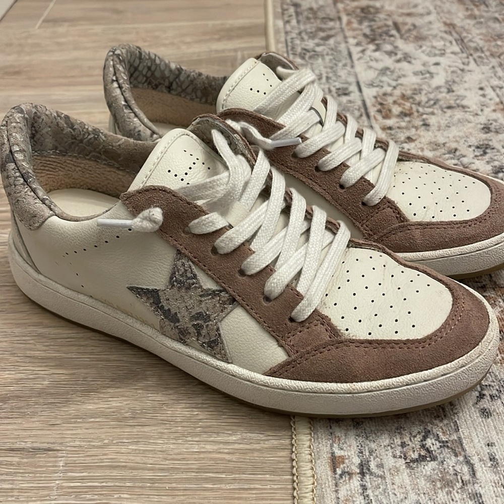 Vintage Havana Celia blush snake size 6.5